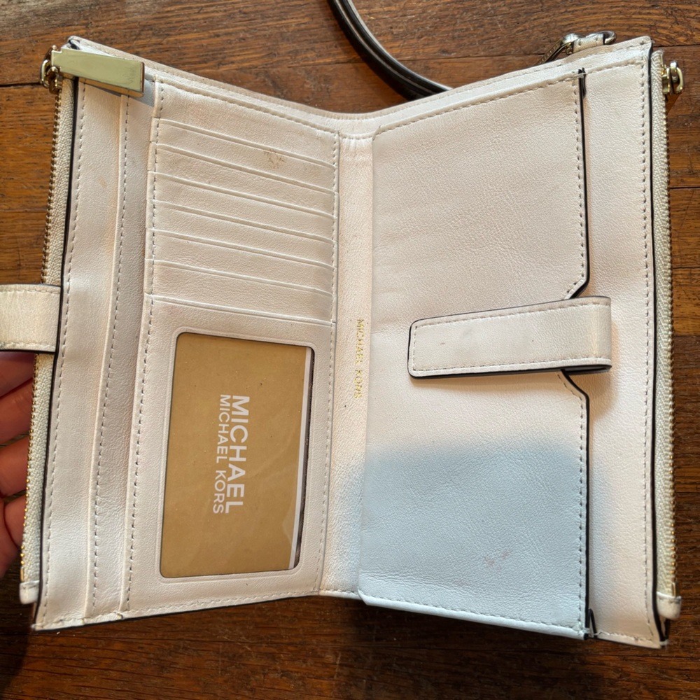 Michael Kors Gold and White Floral Clutch Wallet - Picture 2 of 3